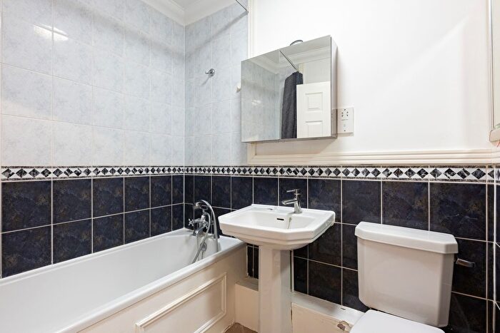 1 Bedroom Flat To Rent In Octavia House, Medway Street, Westminster, London, SW1P