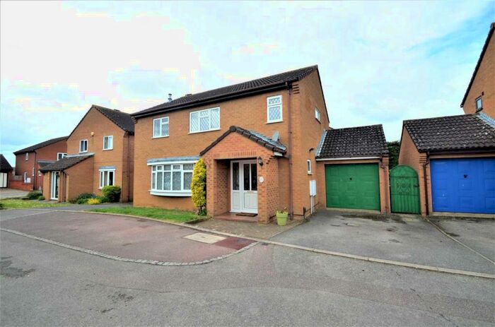 4 Bedroom Detached House To Rent In Donnelly Drive, Bedford, MK41
