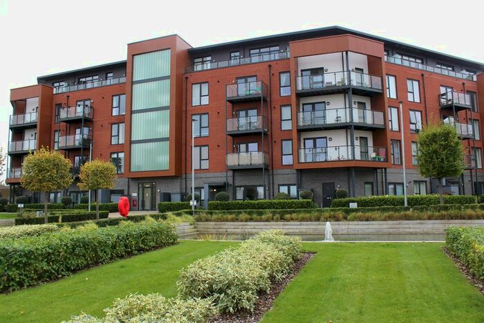 2 Bedroom Flat To Rent In Bell Flower Lodge, Kings Park Estate, Harold Wood, Romford, RM3