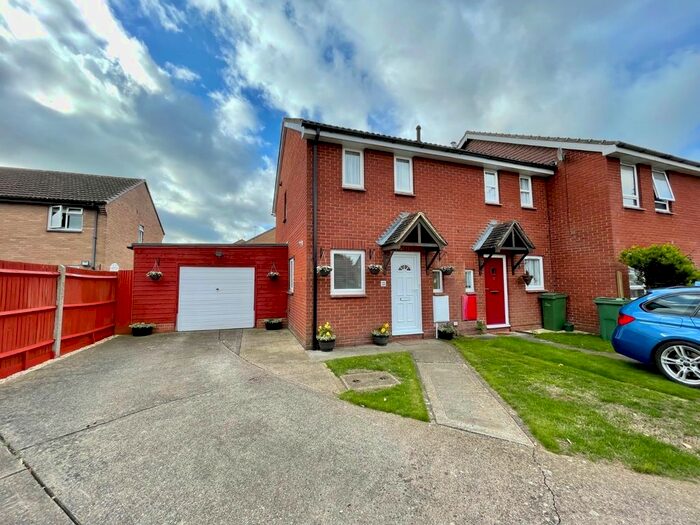 2 Bedroom Semi-Detached House To Rent In Rudland Close, Thatcham, RG19