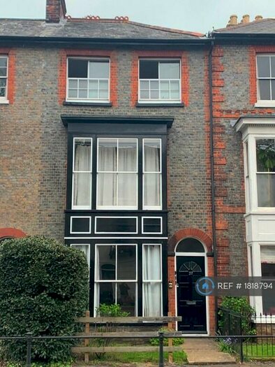 1 Bedroom Flat To Rent In Carisbrooke Road, Newport, PO30