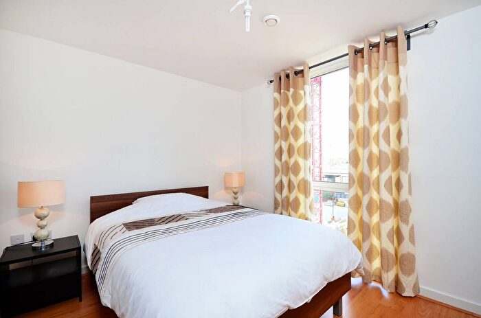 1 Bedroom Flat To Rent In Great West Quarter, Brentford, TW8