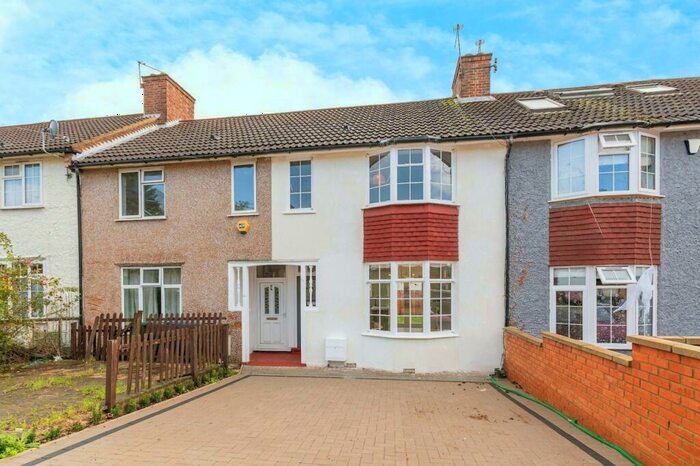 2 Bedroom Terraced House To Rent In Edgware, Harrow, HA8