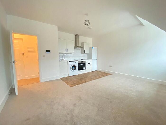 1 Bedroom Flat To Rent In Rowland Road, Cranleigh, GU6