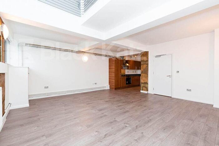3 Bedroom Flat To Rent In Ability View - Kingsland Road, Haggerston, E2