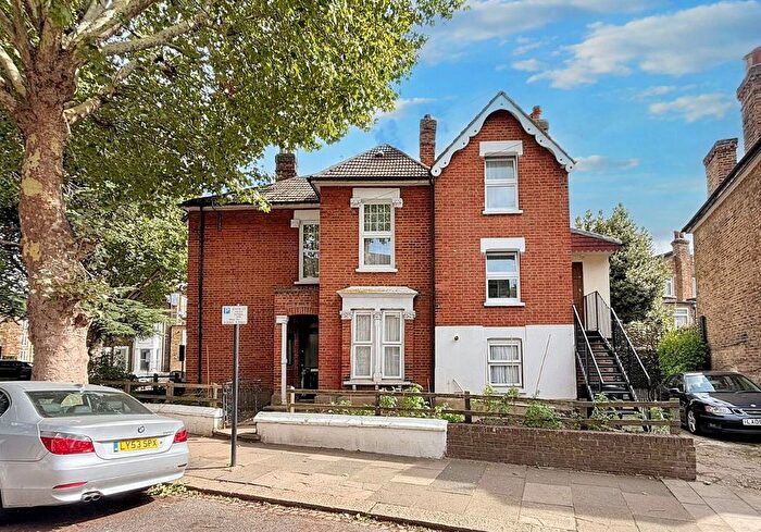 3 Bedroom Flat For Sale In A Birkbeck Grove, Acton, London, W3