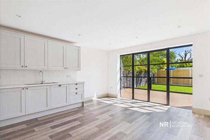 4 Bedroom Semi Detached House To Rent In The Kingsway, Ewell, Surrey., KT17