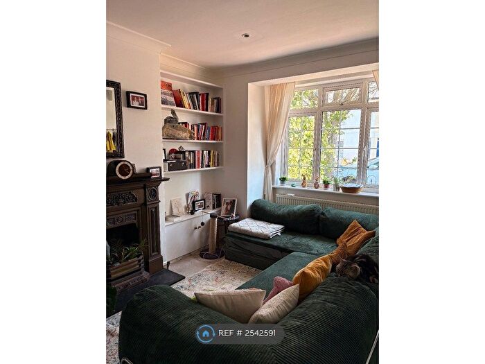 2 Bedroom Terraced House To Rent In St. Georges Road, Richmond, TW9
