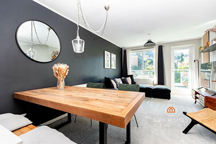 2 Bedroom Apartment For Sale In Surrey Road, Bournemouth, BH4