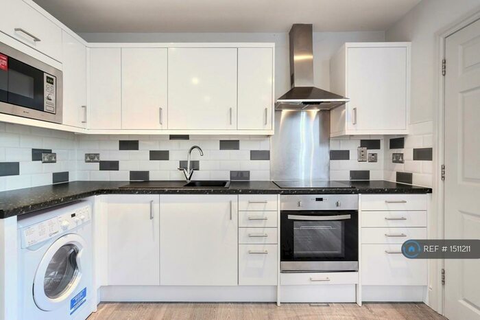 2 Bedroom Flat To Rent In High Street, Tutbury, Burton-On-Trent, DE13