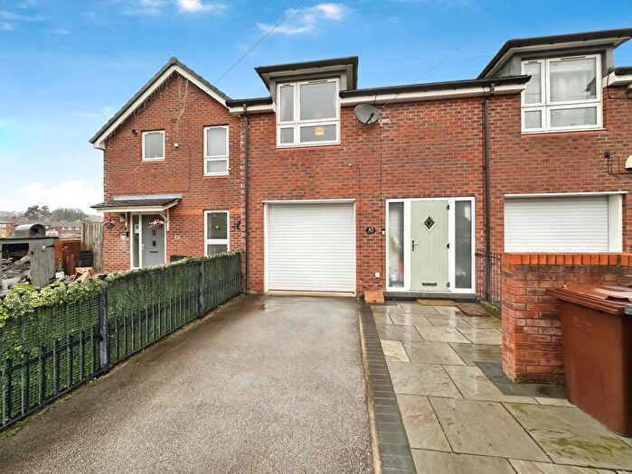 3 Bedroom Terraced House For Sale In Hardrow Road, Leeds, LS12