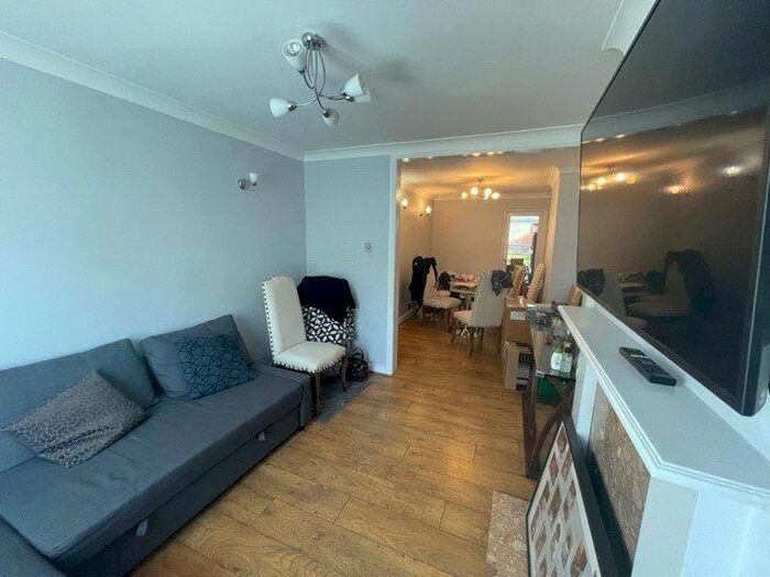 2 Bedroom Detached House To Rent In Stafford Road, Wallington, SM6