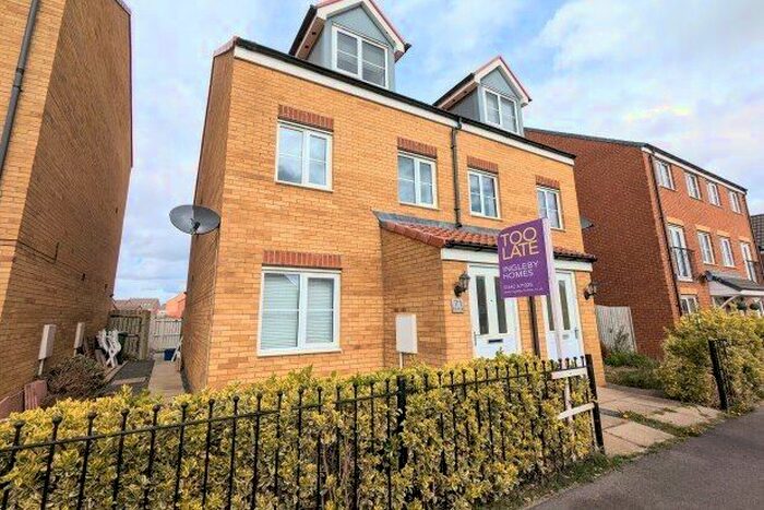 3 Bedroom Semi-Detached House To Rent In The Rings, Stockton-On-Tees, TS17