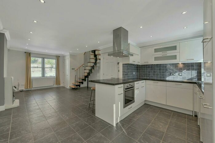 2 Bedroom Terraced House To Rent In Crawthew Grove, London, SE22