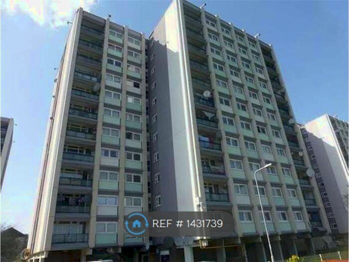 2 Bedroom Flat To Rent In Lambourne Court, Woodford Green, IG8