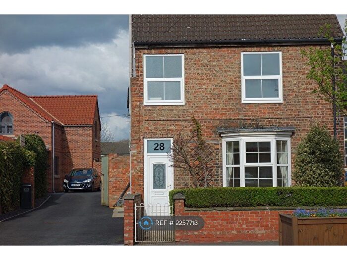 4 Bedroom Semi-Detached House To Rent In Long Street, Thirsk, YO7