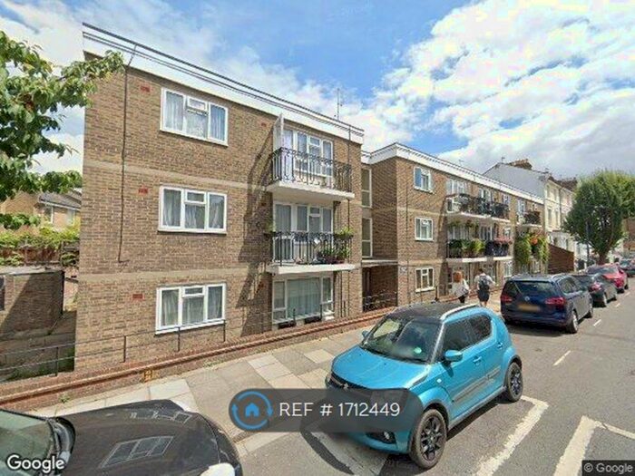 3 Bedroom Flat To Rent In Rayburn Court, London, W14