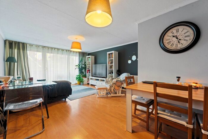 2 Bedroom Flat To Rent In Gander Green Lane, Sutton, Surrey, SM3