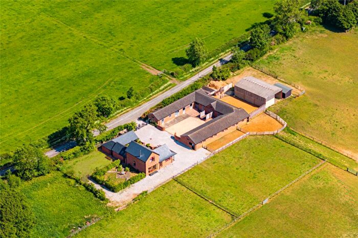 3 Bedroom Equestrian Facility For Sale In Dean Road, Stewkley, Leighton Buzzard, Buckinghamshire, LU7