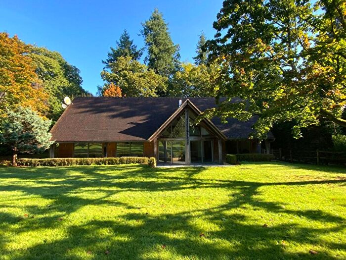 5 Bedroom Detached House To Rent In Liss, Hampshire, GU33