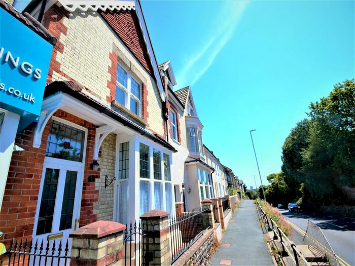 2 Bedroom Terraced House To Rent In Willingdon Road, Eastbourne, BN21