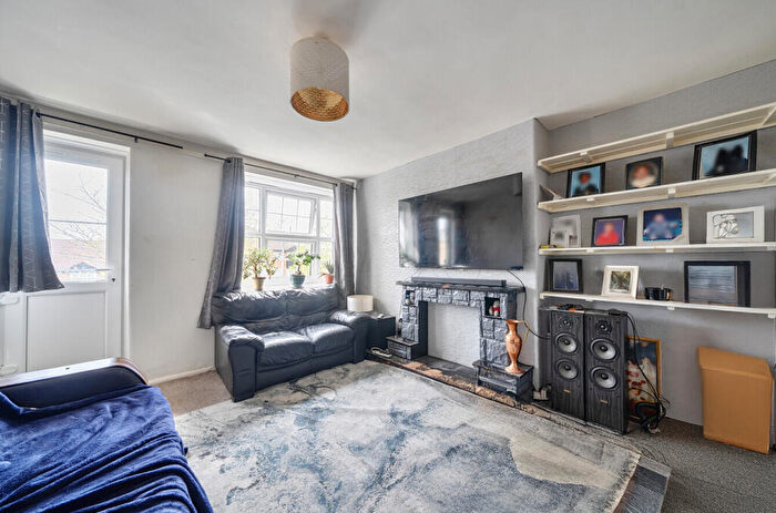 2 Bedroom Apartment For Sale In London Road, Mitcham, CR4