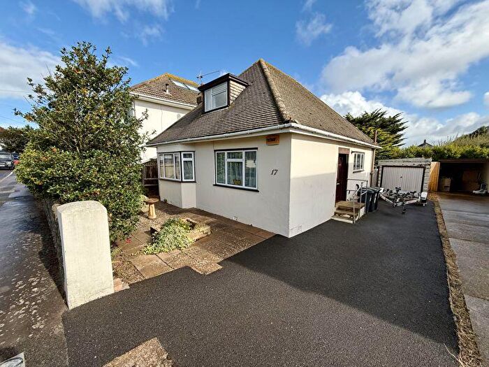 4 Bedroom Detached House For Sale In Hengistbury Road, Bournemouth, BH6