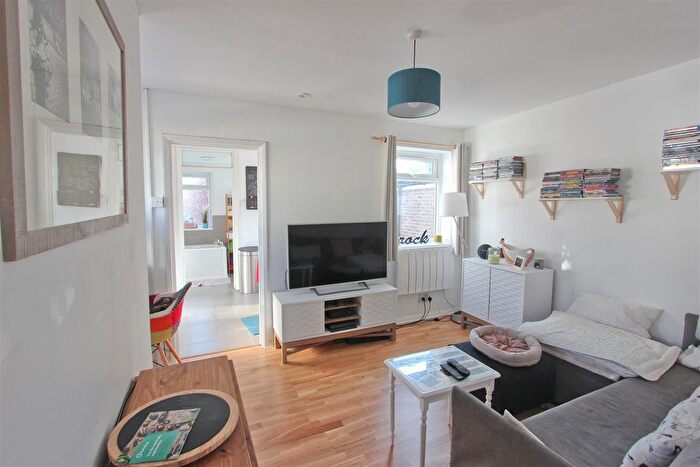 1 Bedroom Flat For Sale In Odessa Road, London, E7