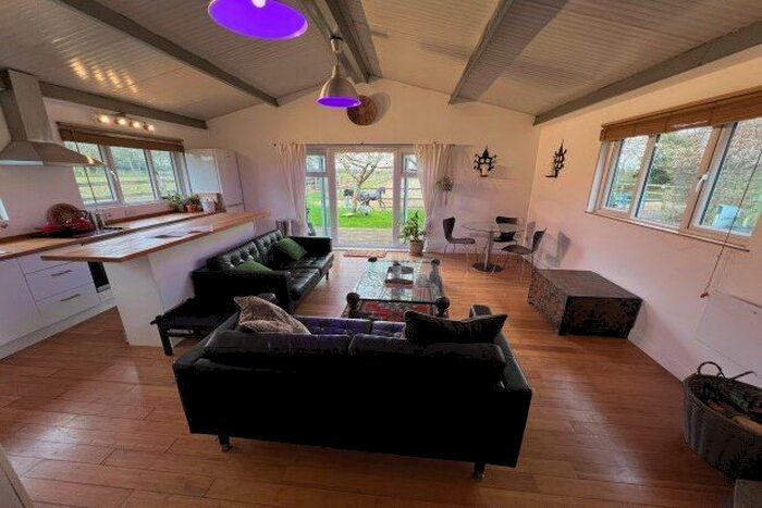 2 Bedroom Bungalow To Rent In Fringford, Bicester, OX27