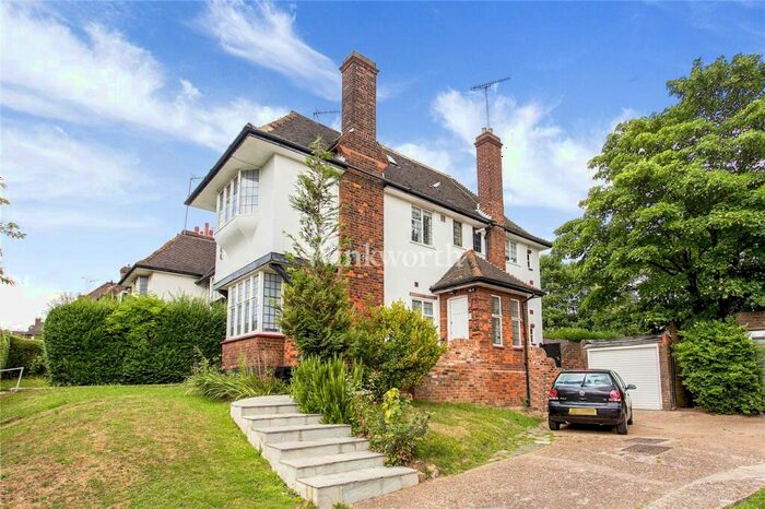 2 Bedroom Apartment To Rent In Ossulton Way, London, N2