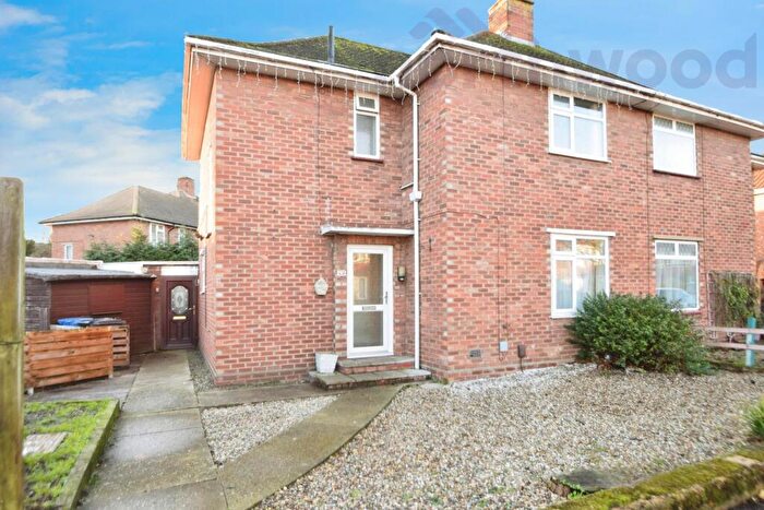 3 Bedroom Semi-Detached House To Rent In Glenmore Gardens, Norwich, NR3
