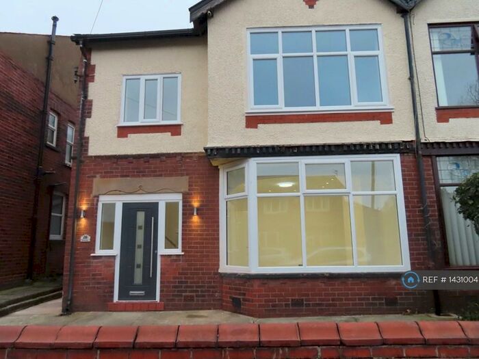 3 Bedroom Semi-Detached House To Rent In Welbeck Road, Bolton, BL1