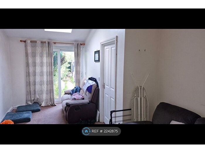 2 Bedroom Flat To Rent In Mortimer Road, Filton, Bristol, BS34