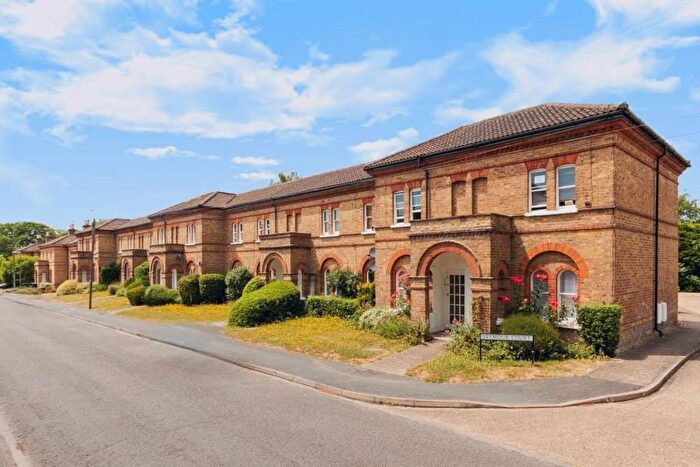 1 Bedroom Maisonette To Rent In Knaphill, Surrey, GU21