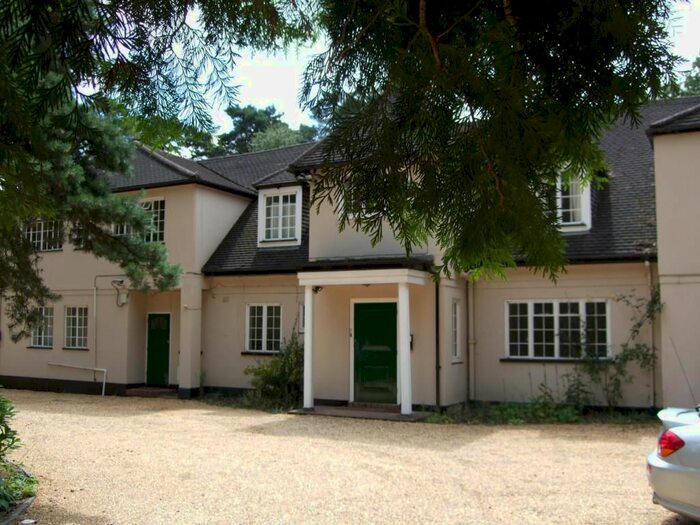 1 Bedroom Flat To Rent In Sandhurst Road, Finchampstead RG40