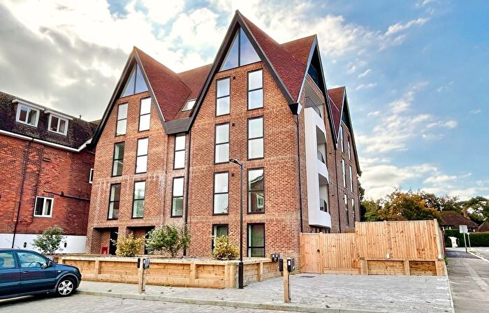 2 Bedroom Flat To Rent In Shorncliffe Road, Folkestone, Kent, CT20