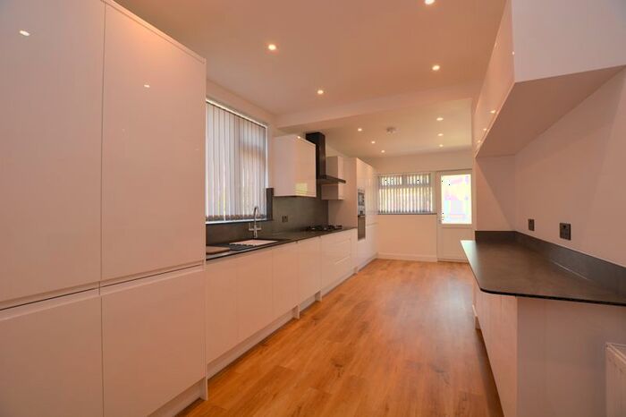 4 Bedroom Semi-Detached House To Rent In Headstone Lane, Harrow, HA2