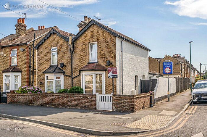 2 Bedroom Semi Detached House For Sale In Green Wrythe Lane, Carshalton, SM5