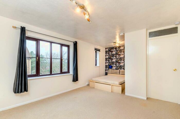 Studio To Rent In Jasmine Close, Northwood, HA6