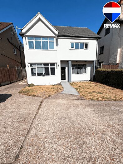 5 Bedroom Semi-Detached House To Rent In Southern Avenue, London, SE25
