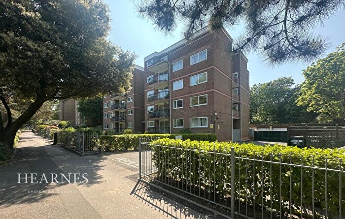 2 Bedroom Apartment For Sale In Meyrick Road, Bournemouth, BH1