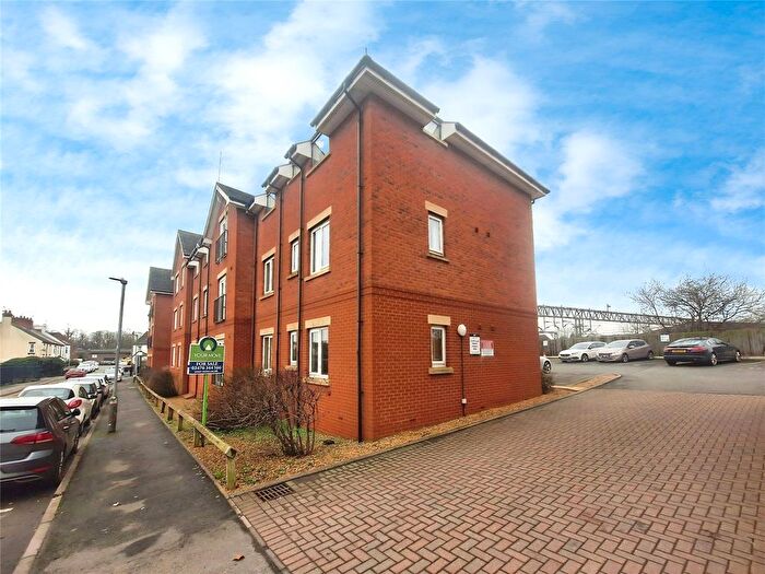 2 Bedroom Flat For Sale In Trent Road, Nuneaton, Warwickshire, CV11