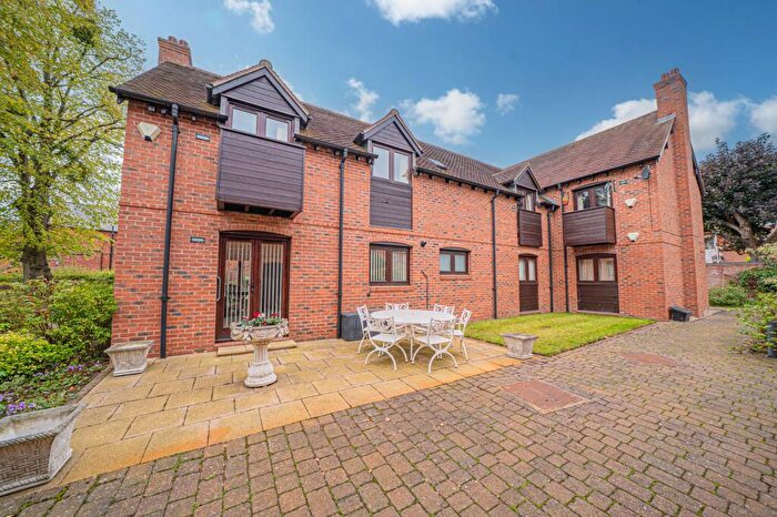 2 Bedroom Apartment For Sale In Marsh Lane, Hampton-In-Arden, B92