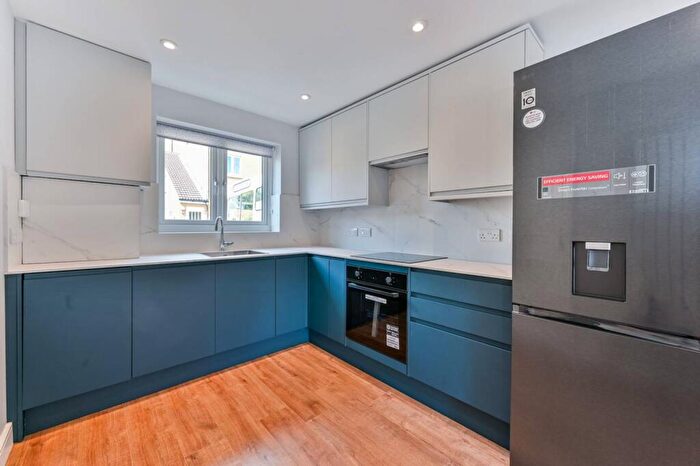 2 Bedroom Terraced House To Rent In Merriam Avenue, Hackney, London, E9