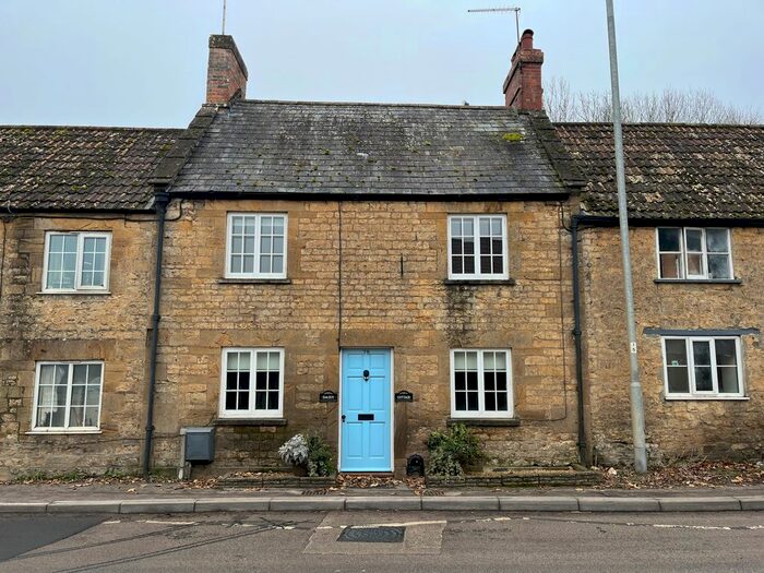 3 Bedroom Property To Rent In North Street, Crewkerne, TA18