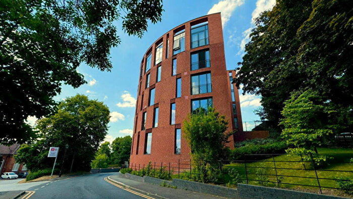 2 Bedroom Apartment For Sale In King Edwards Square, Sutton Coldfield, B73