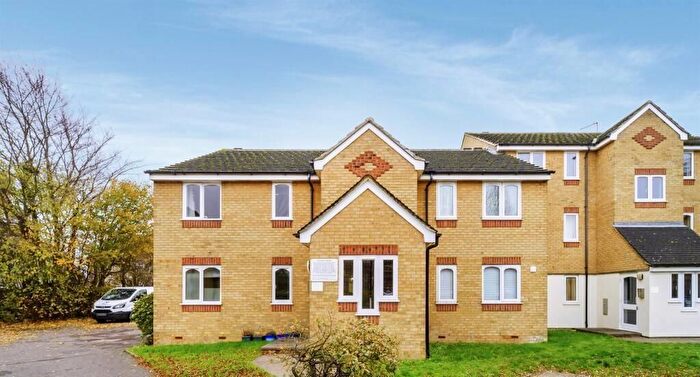 2 Bedroom Flat For Sale In Redford Close, Feltham, TW13