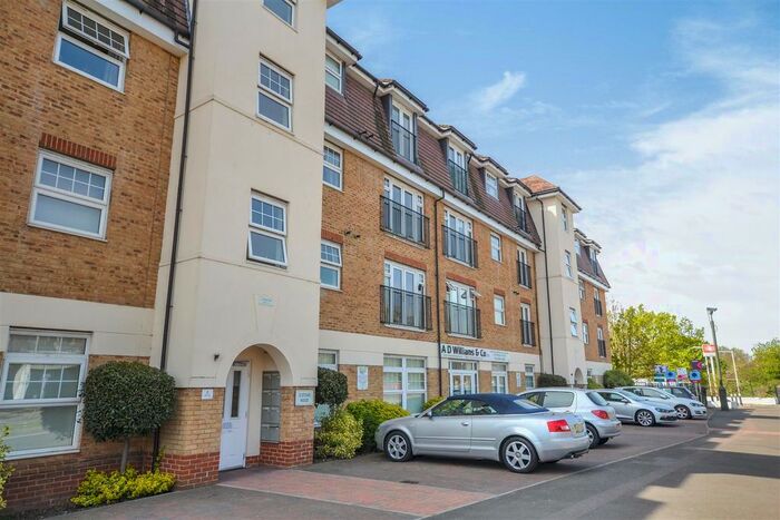 2 Bedroom Flat To Rent In Green Lane, Morden, SM4