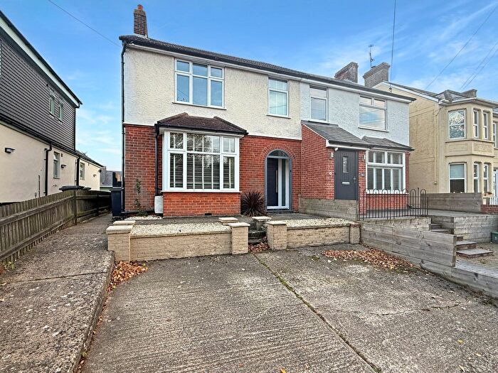 3 Bedroom Semi Detached House For Sale In Rayne Road, Braintree, CM7