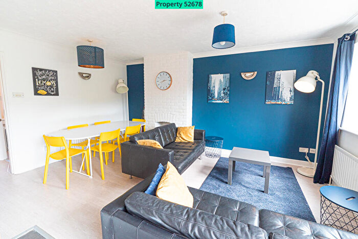 6 Bedroom Town House To Rent In Highcrown Mews, Southampton, SO17